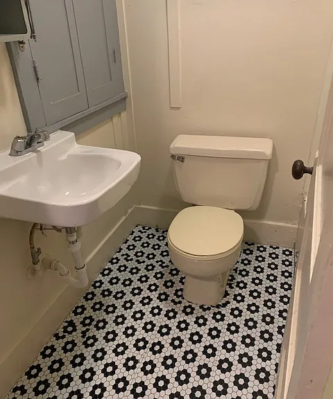 Full Bath with Built-in Cupboard
