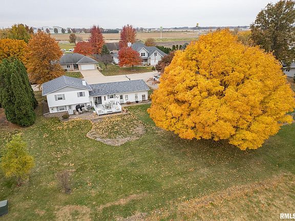 5th image of 592 Lake Dr
