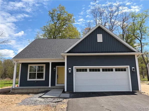 927 Park Dr, Rome, NY 13441