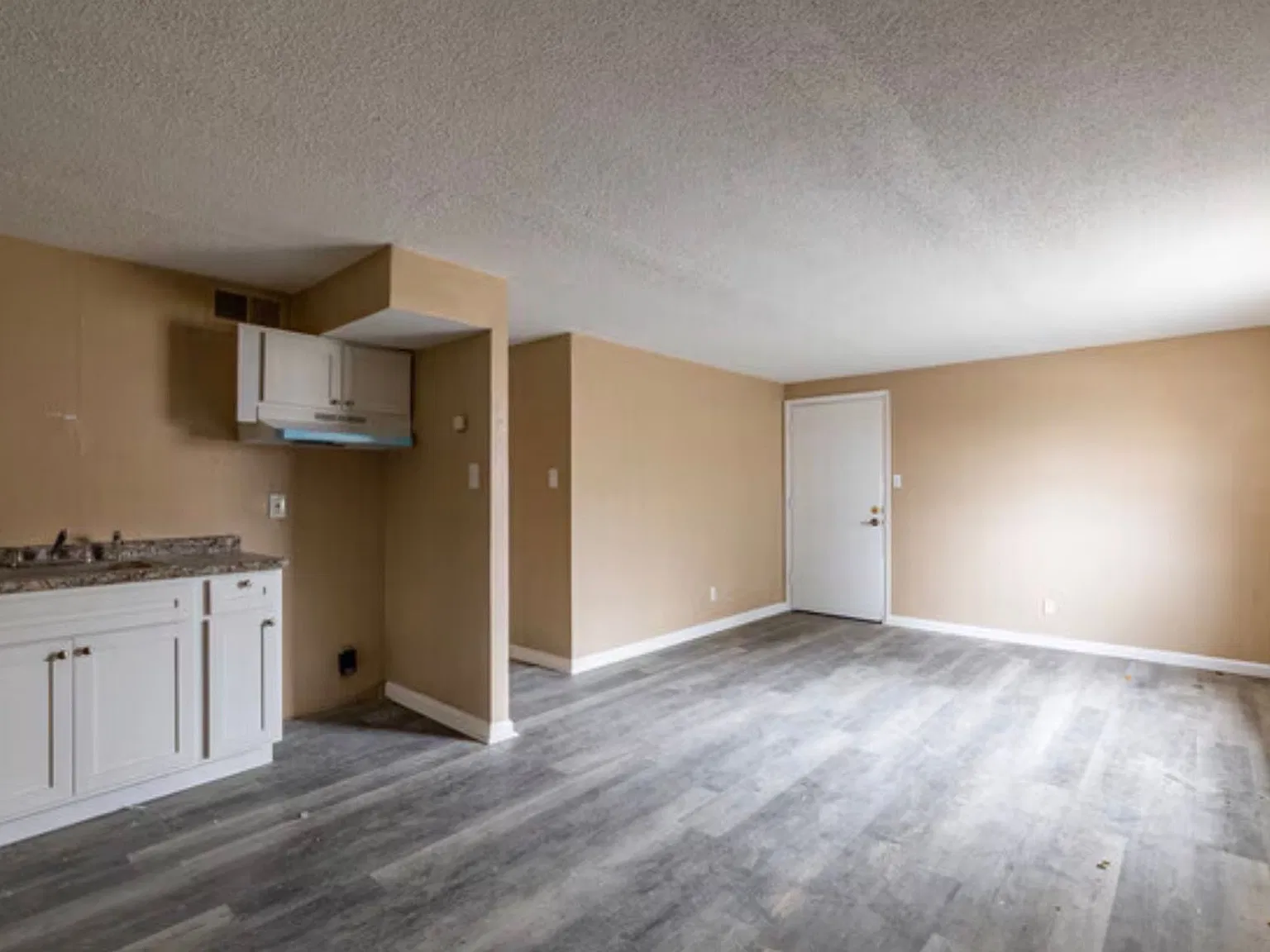 River Pointe Apartments — Photo 4