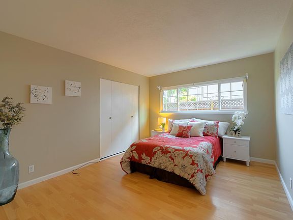 3rd image of 664 New Compton Dr