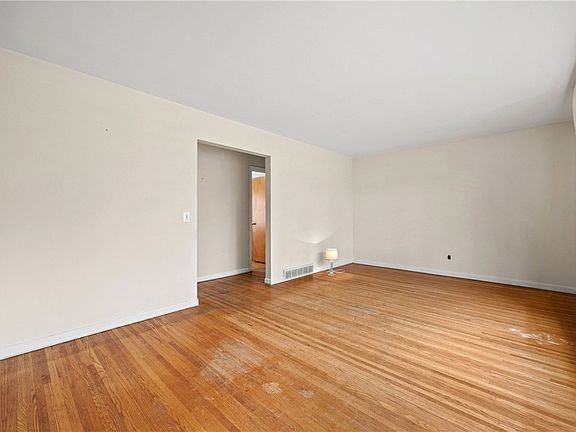 5th image of 155 Burley Rd
