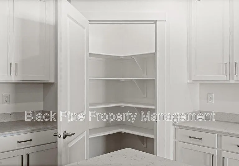 15307 Cloud Crest Ave — Photo 9