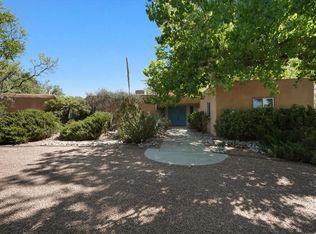 2425 Dietz Farm Rd NW, Los Ranchos De Albuquerque, NM 87107