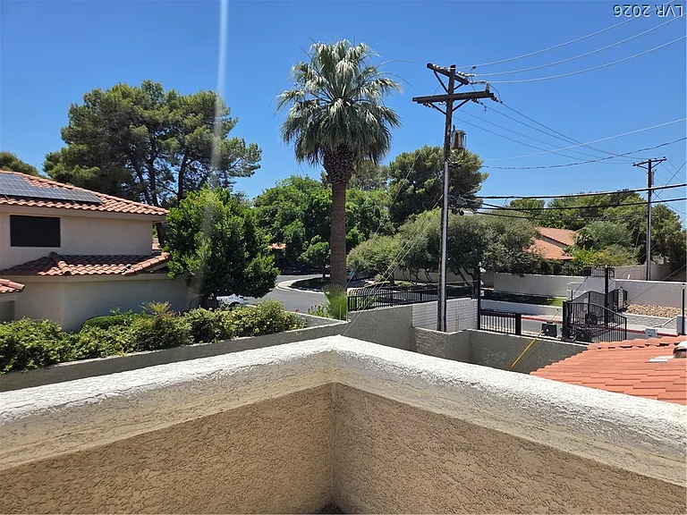 3013 W Oakey Blvd — Photo 16