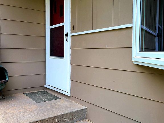 4th image of 211 S Kennedy St