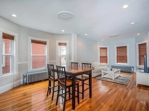 37 Saxton St APT 1, Dorchester, MA 02125