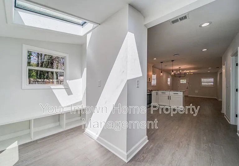 1047 Grant Way SE — Photo 12