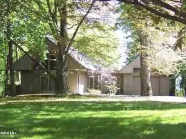 20 Westover Road, Troy, NY 12180