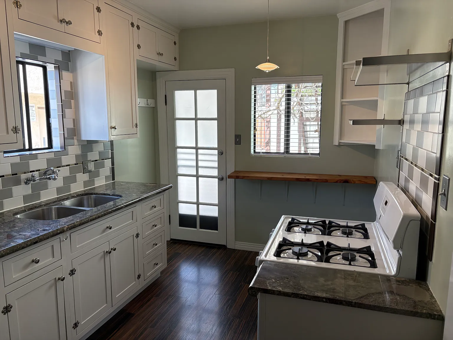 1 bed, 550 sqft, $2,350 — Photo 2