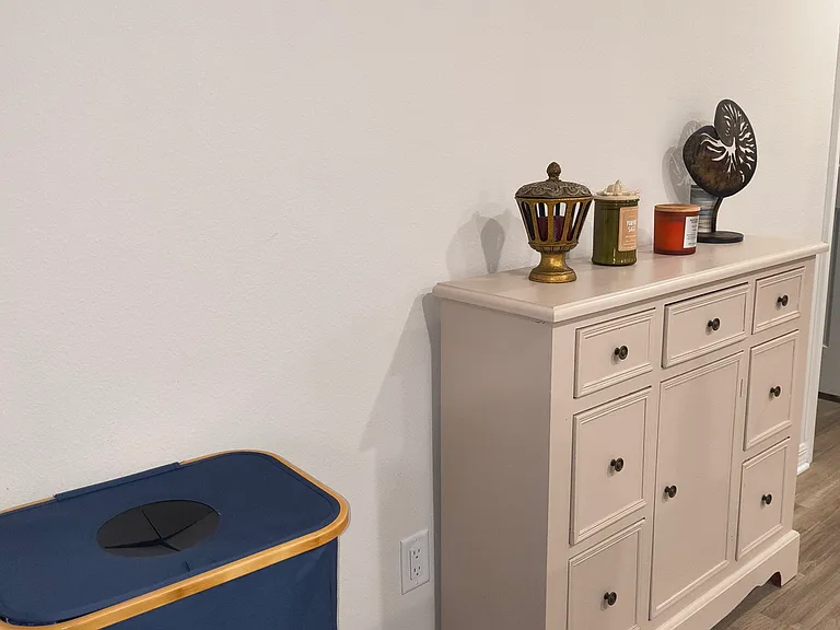 8 Unique Ct #B — Photo 27
