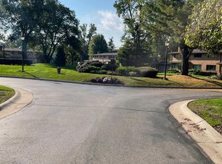 112 E Hickory Grove Rd, Bloomfield Hills, MI 48304