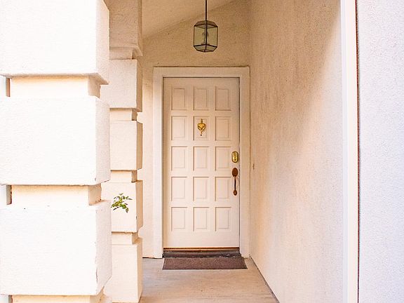 Exterior entry way