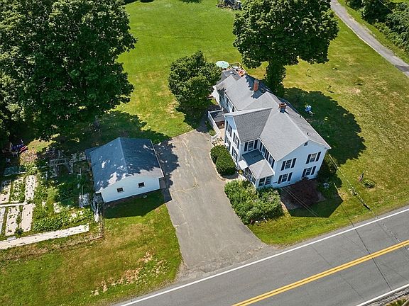 3rd image of 666 Montgomery Rd
