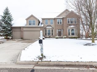 3823 Mead Dr, Powell, OH