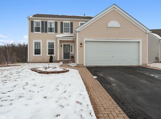 2282 W Cascade Cir, Round Lake, IL 60073