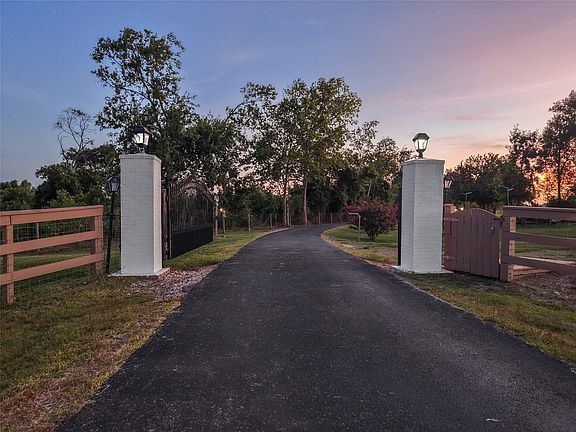 2nd image of 616 County Road 44