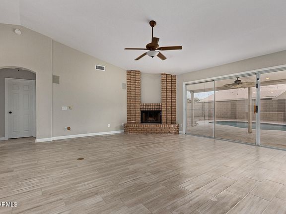 3rd image of 7339 E FORGE Avenue