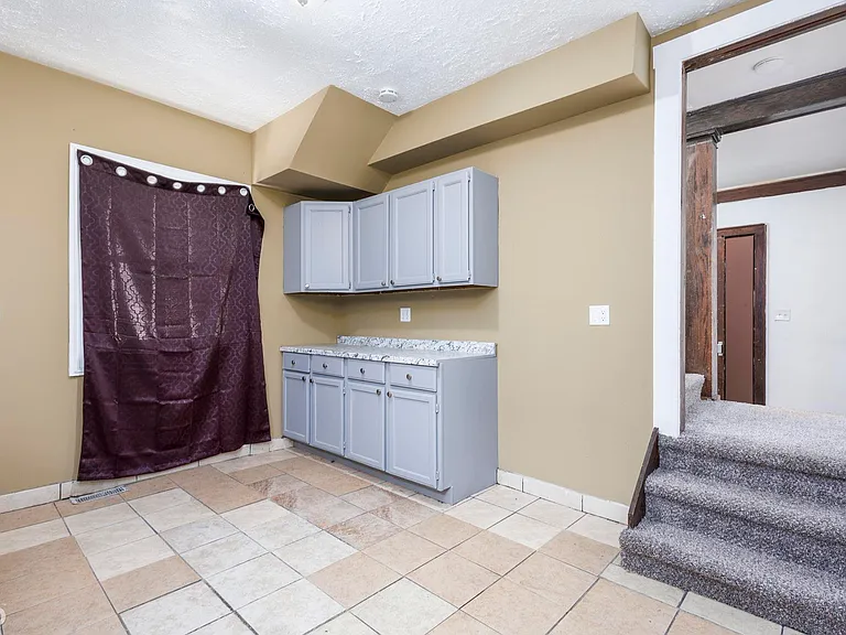5421 Toledo St — Photo 23