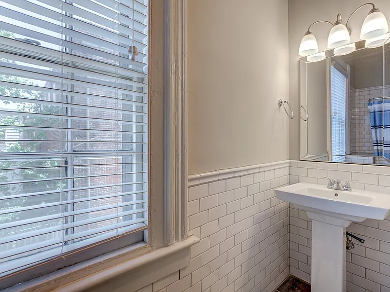 2406 E Clay St #2 — Photo 9