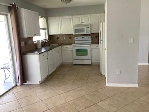 4th image of 6407 Pan American Blvd