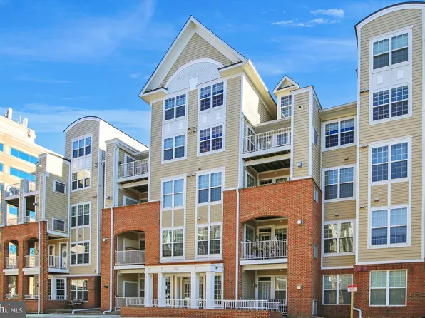 2701 Bellforest Ct APT 401, Vienna, VA 22180