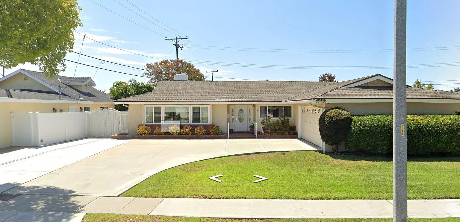2954 Baker St — Photo 1