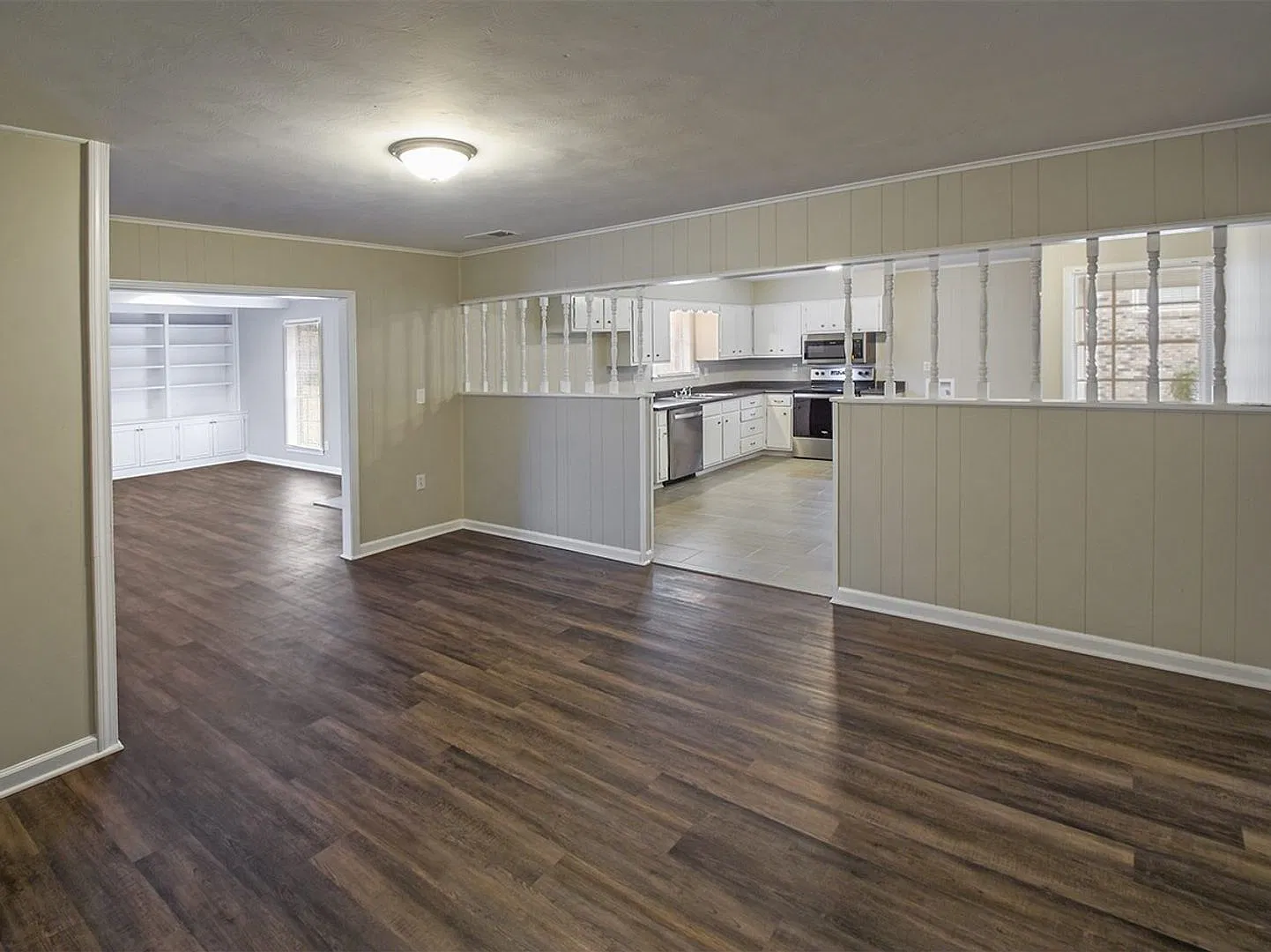 Spacious 3 bedroom 4th office/bedroom , 2 bath home. — Photo 4
