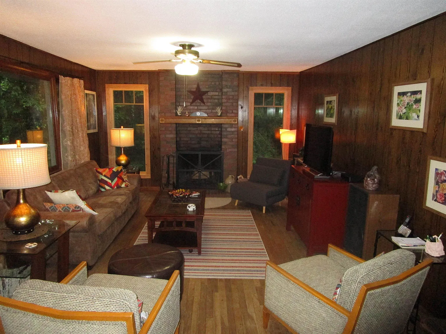 4 bed, 2.0 bath, 1950 sqft, $2,800 — Photo 2