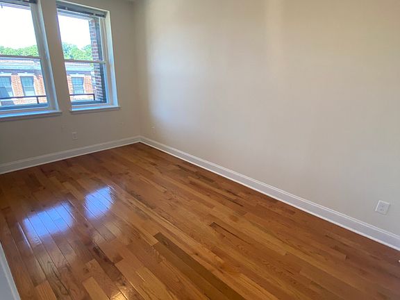 2nd image of 123 Sutherland Rd APT J