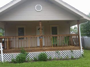 225 N Farnsworth Ave, Aurora, IL 60505