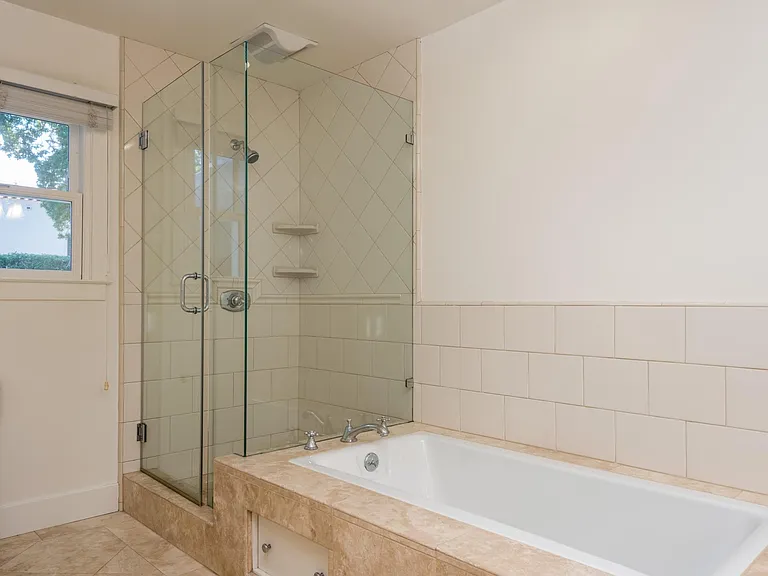 925 Durlston Rd — Photo 11