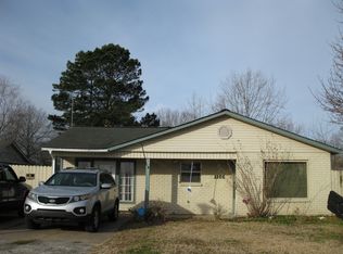 1106 S Oak St, Stuttgart, AR 72160