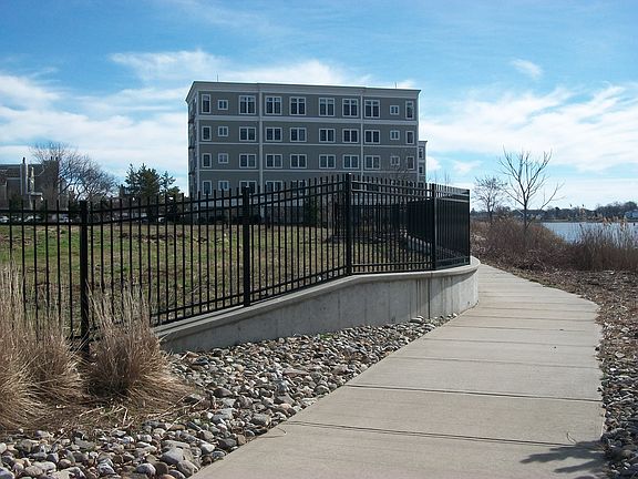 3rd image of 200 Harbour Close Unit 201