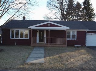 7 Nancy Dr, Webster, MA 01570