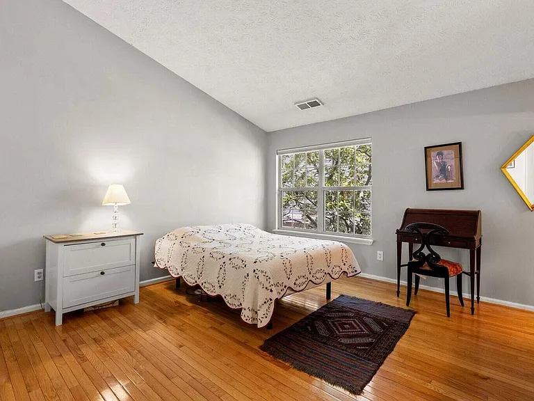 541 W Short St #14 — Photo 20