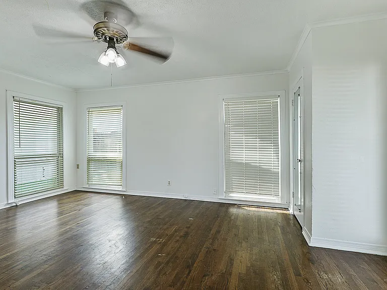 6950 Hillcrest Ave — Photo 7