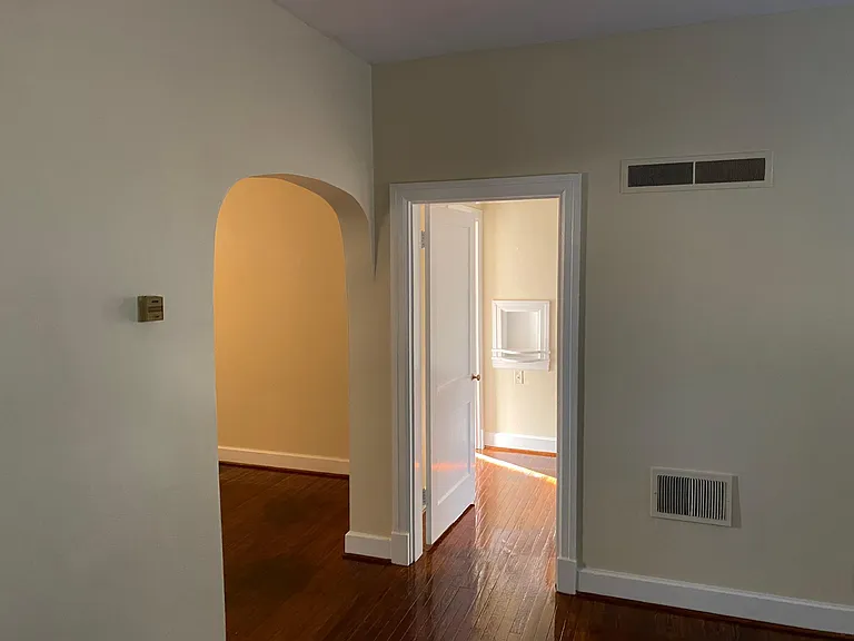 29 Van Heuval St — Photo 9