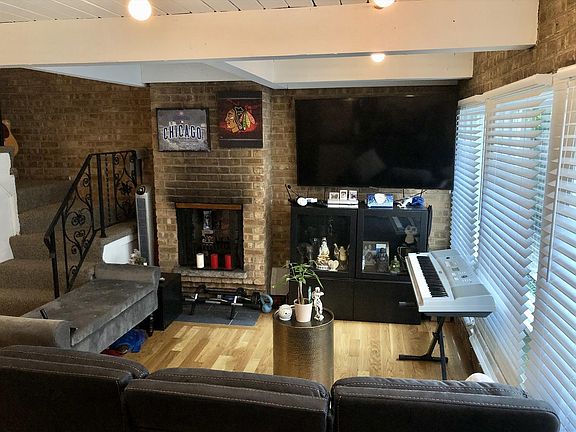 3rd image of 4855 N Hermitage Ave APT 8