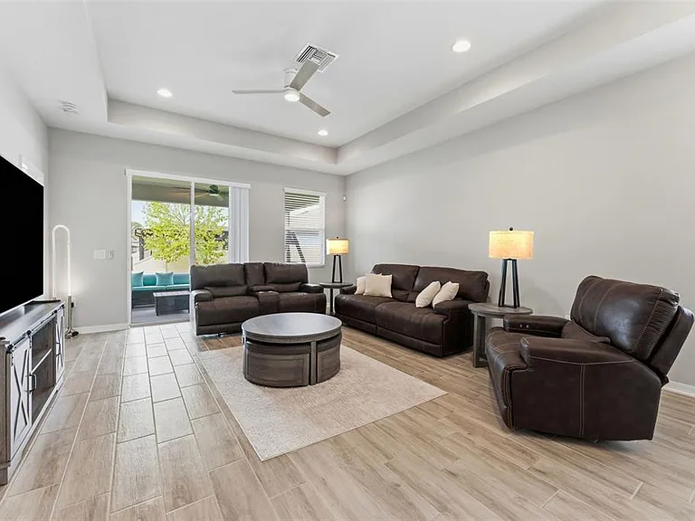 12451 Nouveau Ave — Photo 4