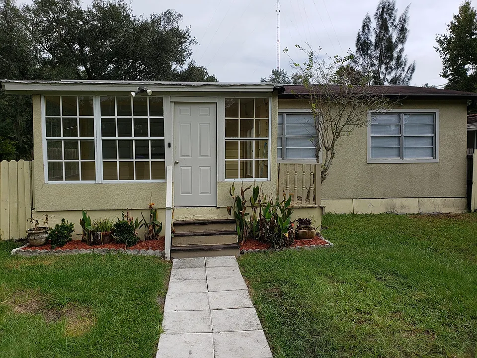139 S Pine Hills Rd