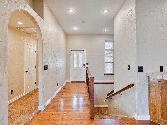 3rd image of 611 N Jerico Street