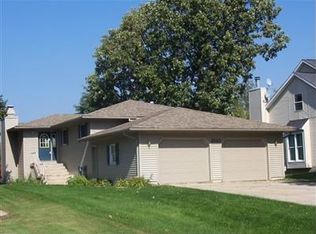 1533 Happy Valley Rd, Crown Point, IN 46307