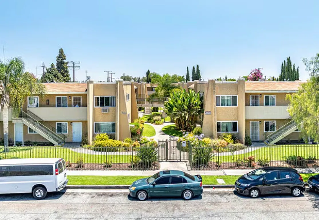 Lakewood Gardens — Photo 4