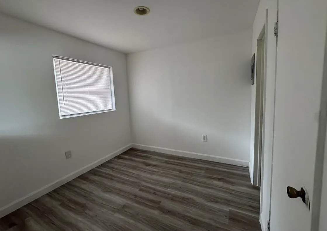 Studio, 650 sqft, $1,425 — Photo 3