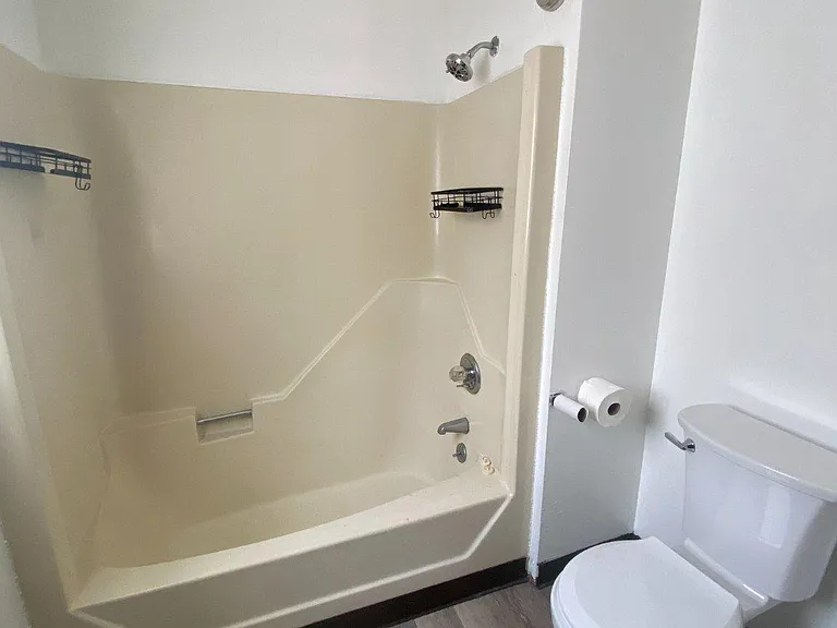 117 E High St — Photo 9