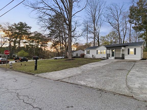 4th image of 4134 Hanes Dr