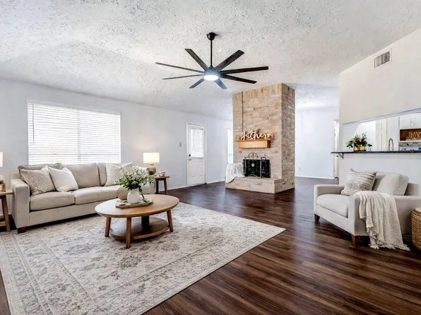 3518 Pecan Point Dr, Sugar Land, TX 77478