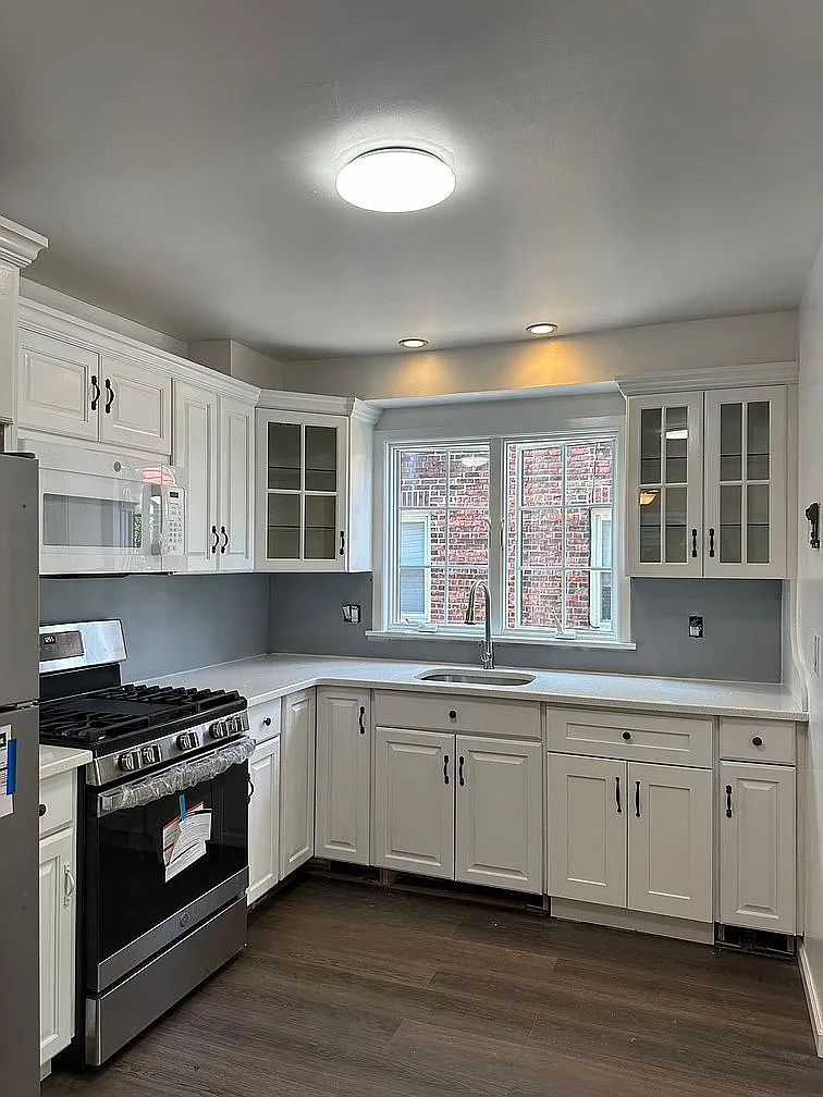 Building Photo - 102 Coale Ave #1