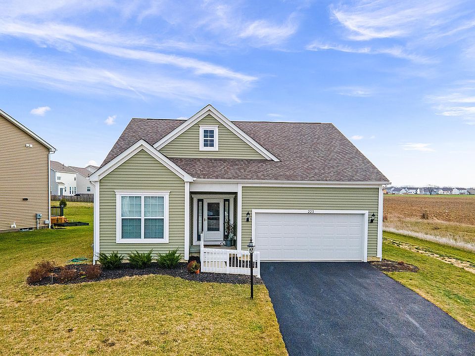 1st image of 223 Fanshell Dr